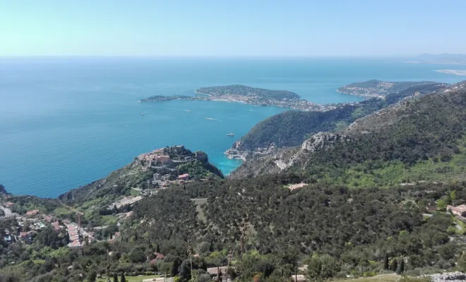 Aéroport de Nice / Cap Ferrat = 90 euros.
