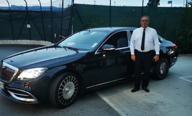 Une Mercedes class S pour votre arrivé avec votre chauffeur Calo Gero.